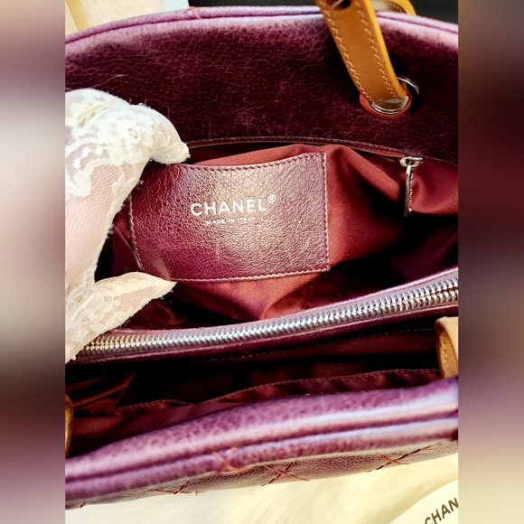 SOLD 💋💋💋11A CHANEL on the Road Shopping Tote - Picture 6 of 15